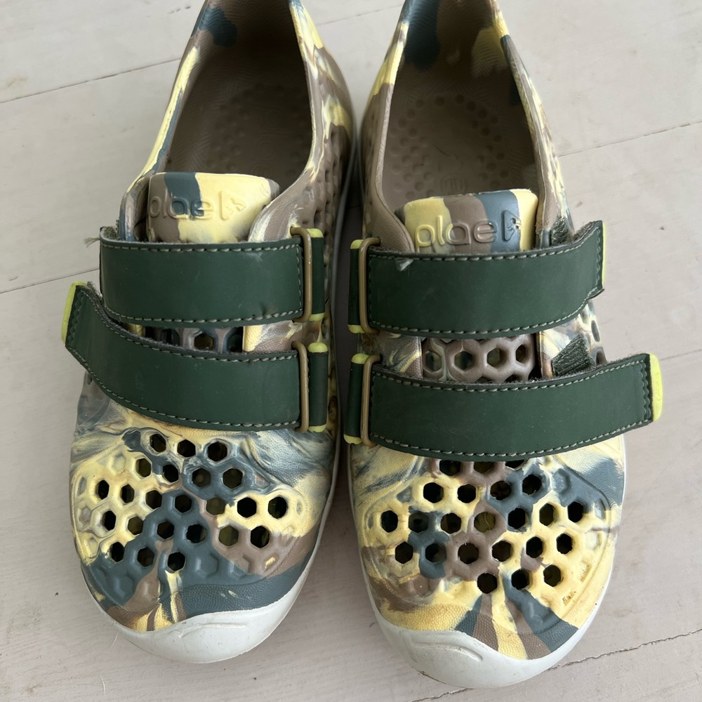 Plae Water Shoes